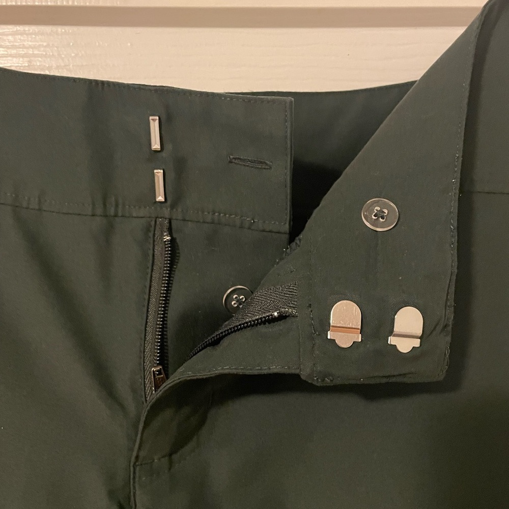 Patagonia army green capris - Picture 7 of 7